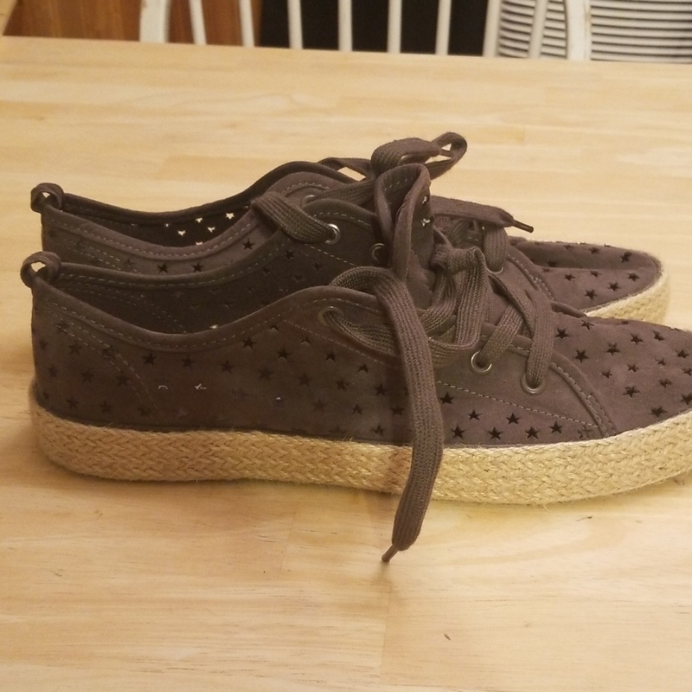 Universal Thread Perforated Suede Sneakers